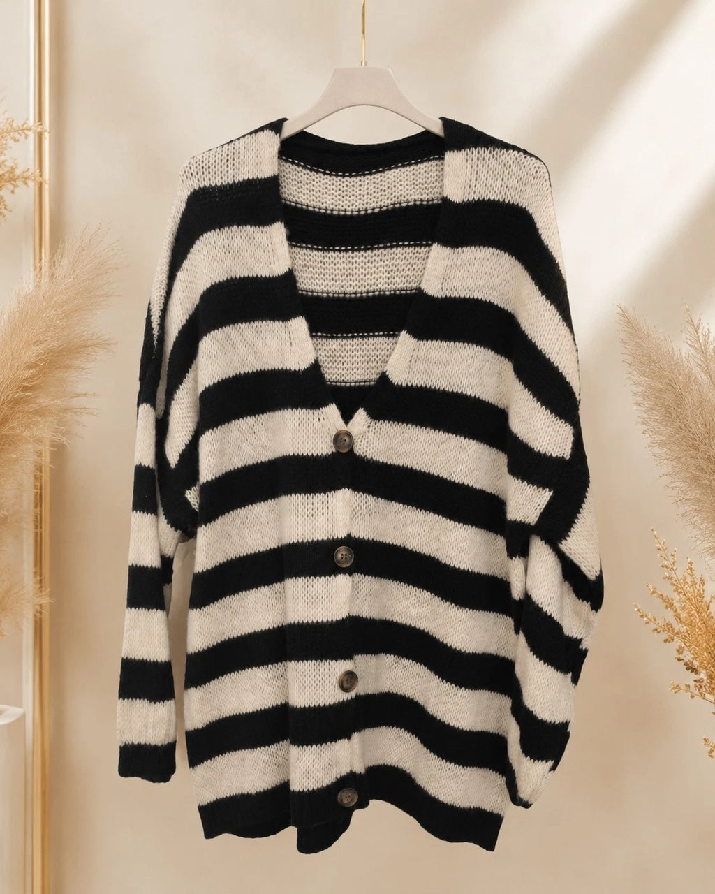 Curvy Damen Strickjacke Oversize gestreift mit Naturknöpfen Größe 48–60 – Ansicht 3