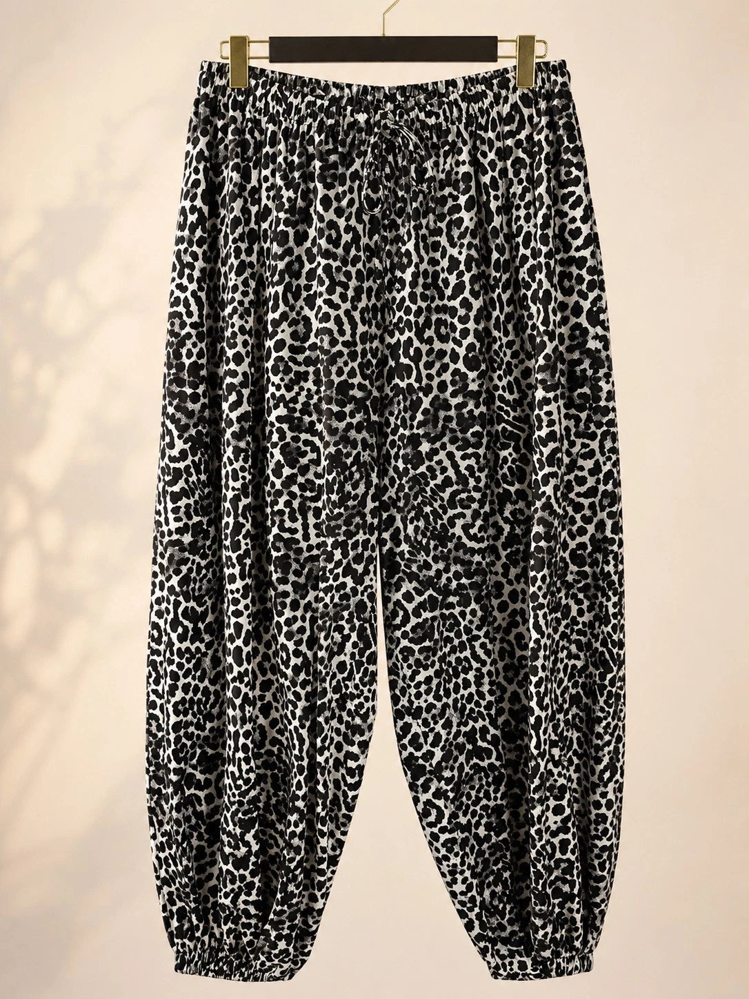 Curvy Damen Leo-Baggyhose aus Baumwolle Größe 48–60 – Ansicht 4