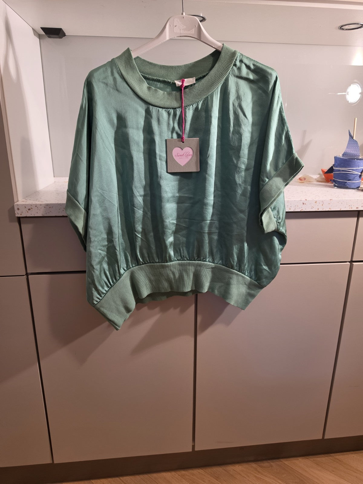 Oversize Satin Bluse Mint Damen Shirt Fledermausärmel Größe 46 48 50 52 54 – Produktbild 3