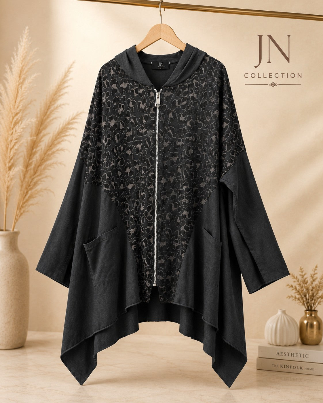 Damen Oversize Zipfeljacke Schwarz Leo Kapuze Baumwolle Größe 54/56 – Produktbild 1
