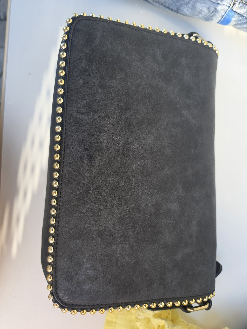 Damen Umhängetasche Schwarz Vintage Look Goldnieten Schultertasche Mittel – Produktbild 3