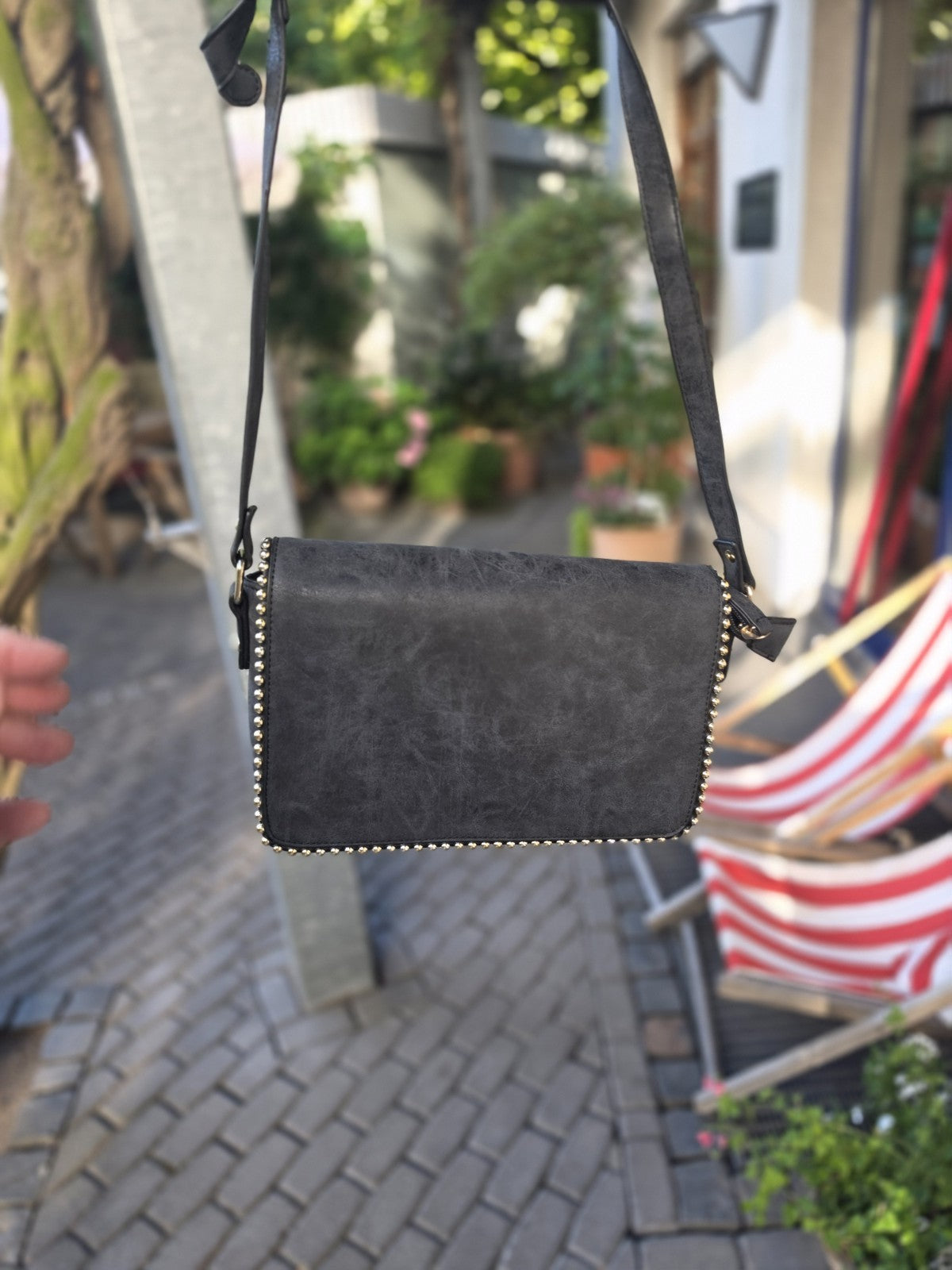 Damen Umhängetasche Schwarz Vintage Look Goldnieten Schultertasche Mittel – Produktbild 5