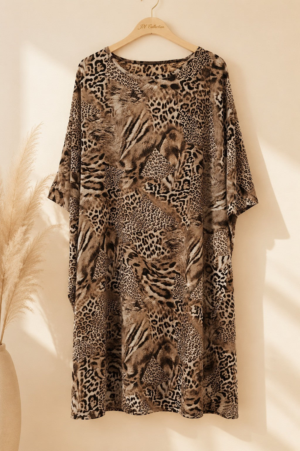 Curvy Oversize Tunika Animalprint Leo 100% Viskose weit geschnitten – Produktbild 3